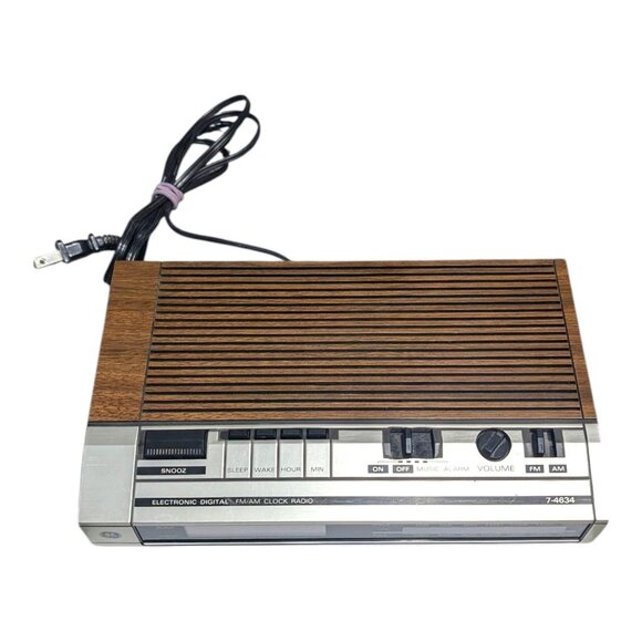 Vintage GE Model 7-4634B Electronic Digital Alarm Clock Radio Tested Working - Picture 2 of 7